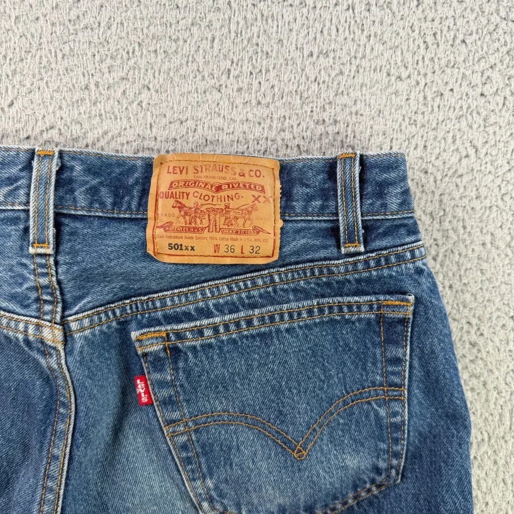 Vintage Levi's 501xx Jeans Men 34x30 Blue 90s Made in USA Button Fly Denim